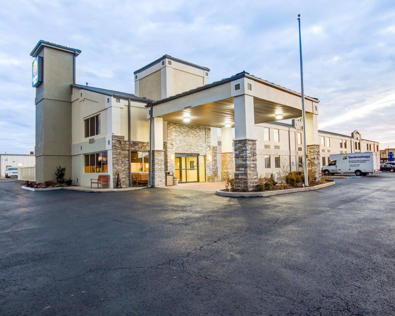 Hotel Muskogee Buitenkant foto